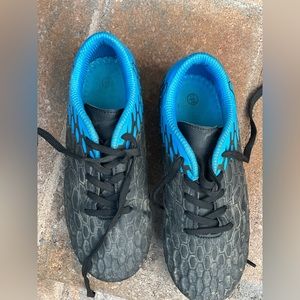 Soccer cleats size 12 little kids